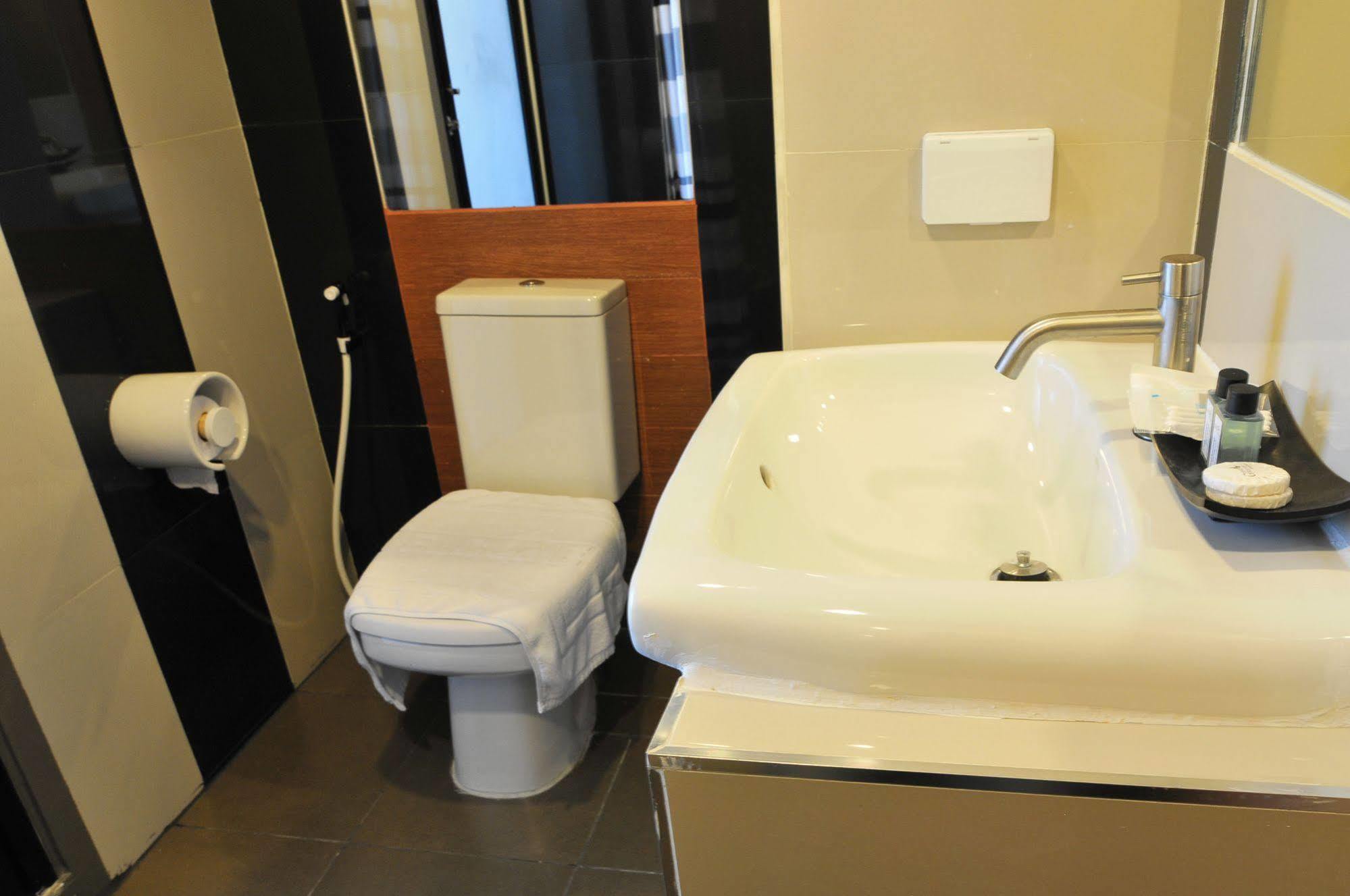 Grand Marina Residence Hotel Ban Laem Chabang Εξωτερικό φωτογραφία